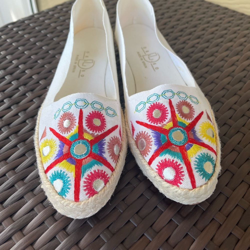 White Embroidered Canvas Espadrille Flats with Multicolor Star Design